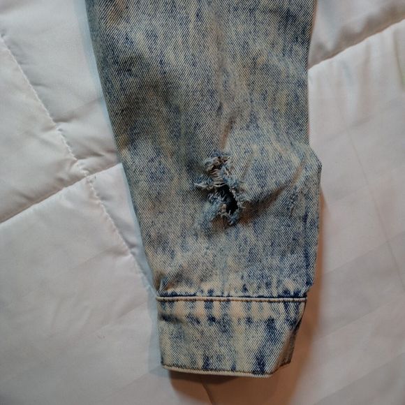 American Apparel blue denim distressed jean jacket women's size M 90s/Y2k - Picture 5 of 10